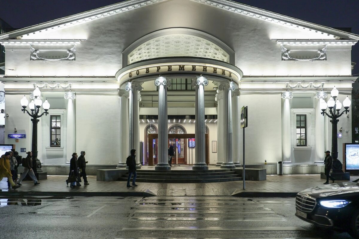 Рождение театра
